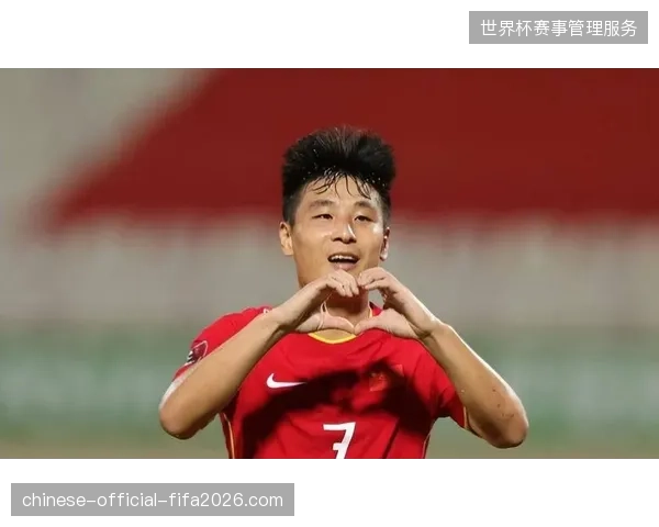 武磊在伤愈后时隔20个月重返国家队，并在对阵新加坡的比赛中完成了个人百场里程碑